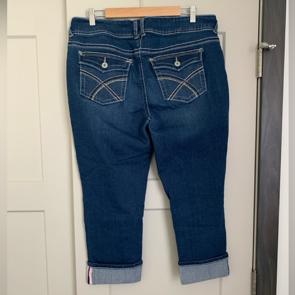 Wallflower Dark Blue Curvy Fit Capri Jeans - Picture 3 of 3